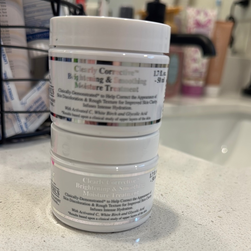 Kiehl's Clearly Corrective Brightening & Soothing Moisture Treatment